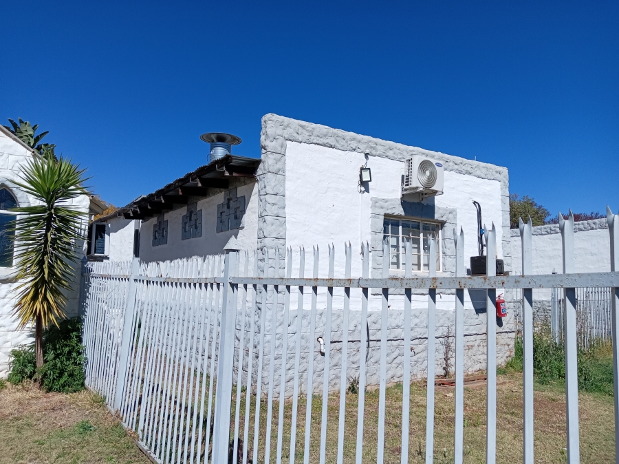 11 Bedroom Property for Sale in De Wildt North West